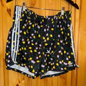 Adidas originals women’s AOP shorts-XL•black w yellow tulips-pockets